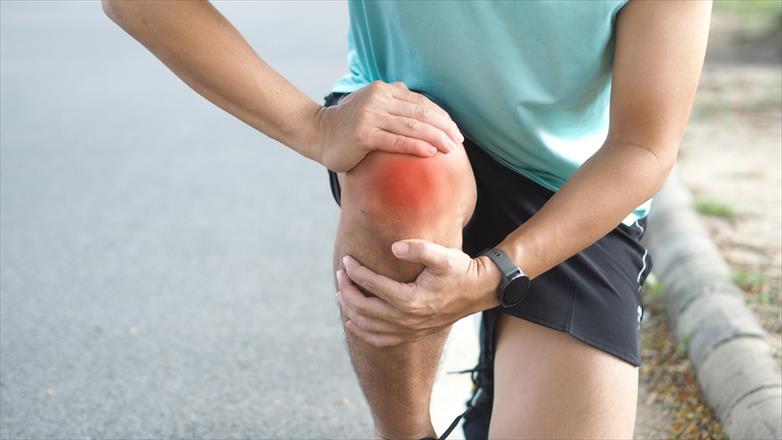 Knee Pain: Causes, Prevention Tips, and When to See a Doctor