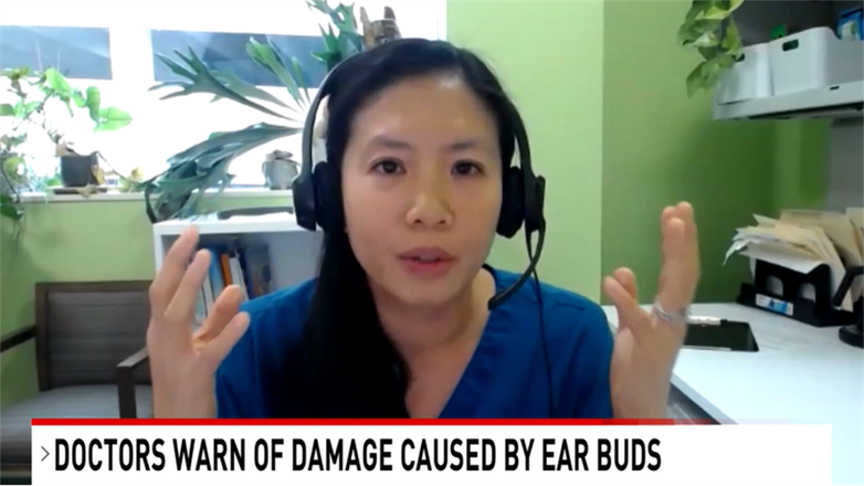 Doctor: Excessive Earbud Use Can Cause Hearing Loss in Kids